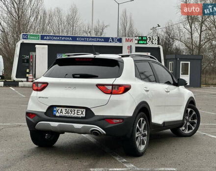 Белый Киа Stonic, объемом двигателя 1.4 л и пробегом 54 тыс. км за 17800 $, фото 4 на Automoto.ua