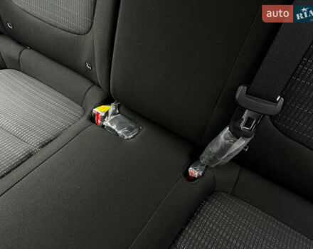 Белый Киа Stonic, объемом двигателя 1.4 л и пробегом 24 тыс. км за 17500 $, фото 61 на Automoto.ua