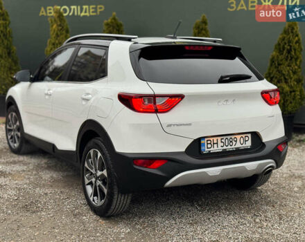 Белый Киа Stonic, объемом двигателя 1.4 л и пробегом 24 тыс. км за 17500 $, фото 2 на Automoto.ua