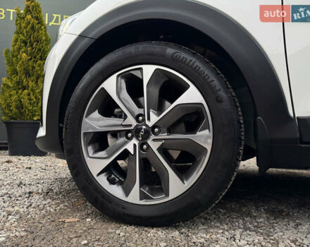 Белый Киа Stonic, объемом двигателя 1.4 л и пробегом 24 тыс. км за 17500 $, фото 67 на Automoto.ua