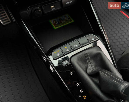 Белый Киа Stonic, объемом двигателя 1.4 л и пробегом 24 тыс. км за 17500 $, фото 38 на Automoto.ua