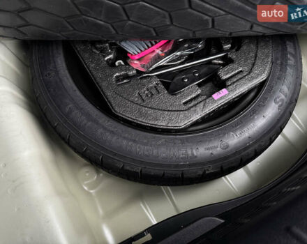 Белый Киа Stonic, объемом двигателя 1.4 л и пробегом 24 тыс. км за 17500 $, фото 66 на Automoto.ua