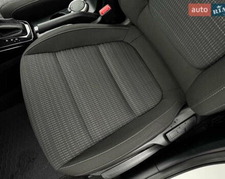 Белый Киа Stonic, объемом двигателя 1.4 л и пробегом 24 тыс. км за 17500 $, фото 51 на Automoto.ua