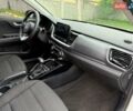 Белый Киа Stonic, объемом двигателя 1.37 л и пробегом 48 тыс. км за 14900 $, фото 18 на Automoto.ua