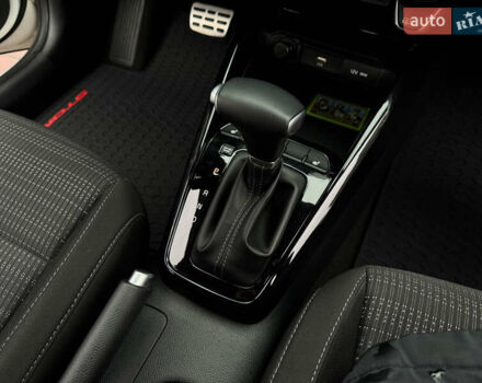 Белый Киа Stonic, объемом двигателя 1.4 л и пробегом 24 тыс. км за 17500 $, фото 39 на Automoto.ua