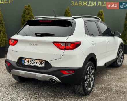 Белый Киа Stonic, объемом двигателя 1.4 л и пробегом 24 тыс. км за 17500 $, фото 3 на Automoto.ua