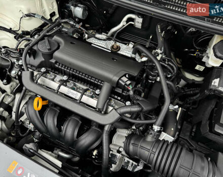 Белый Киа Stonic, объемом двигателя 1.4 л и пробегом 24 тыс. км за 17500 $, фото 72 на Automoto.ua