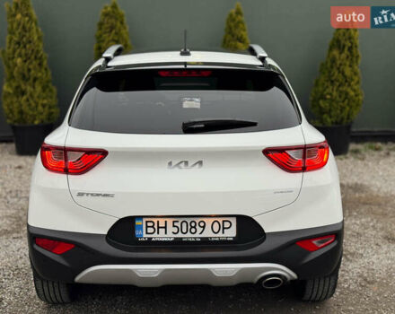 Белый Киа Stonic, объемом двигателя 1.4 л и пробегом 24 тыс. км за 17500 $, фото 5 на Automoto.ua