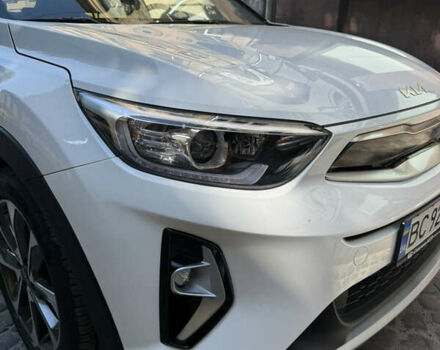 Белый Киа Stonic, объемом двигателя 1.4 л и пробегом 16 тыс. км за 22000 $, фото 3 на Automoto.ua