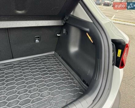 Белый Киа Stonic, объемом двигателя 1.37 л и пробегом 18 тыс. км за 19700 $, фото 27 на Automoto.ua