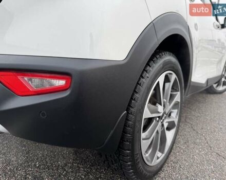 Белый Киа Stonic, объемом двигателя 1.37 л и пробегом 18 тыс. км за 19700 $, фото 32 на Automoto.ua