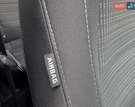 Белый Киа Stonic, объемом двигателя 1.37 л и пробегом 18 тыс. км за 19700 $, фото 62 на Automoto.ua