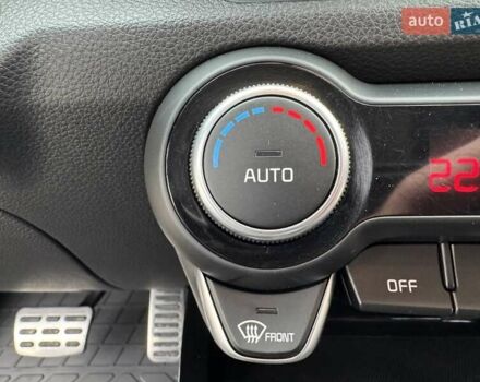 Белый Киа Stonic, объемом двигателя 1.37 л и пробегом 18 тыс. км за 19700 $, фото 65 на Automoto.ua