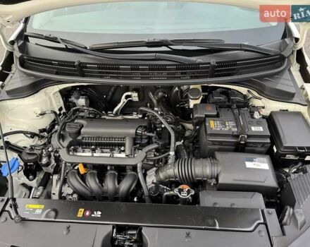 Белый Киа Stonic, объемом двигателя 1.37 л и пробегом 18 тыс. км за 19700 $, фото 15 на Automoto.ua