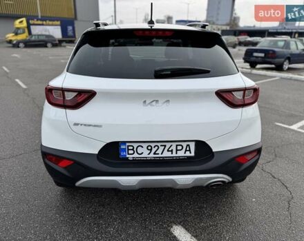 Белый Киа Stonic, объемом двигателя 1.37 л и пробегом 18 тыс. км за 19700 $, фото 5 на Automoto.ua