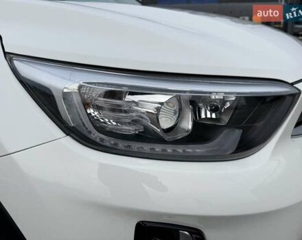 Белый Киа Stonic, объемом двигателя 1.37 л и пробегом 18 тыс. км за 19700 $, фото 9 на Automoto.ua