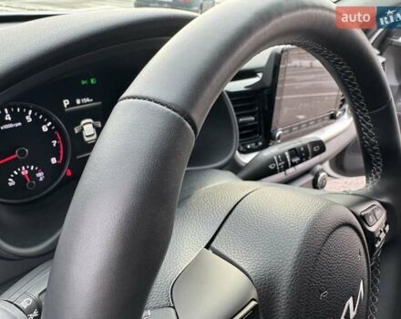 Белый Киа Stonic, объемом двигателя 1.37 л и пробегом 18 тыс. км за 19700 $, фото 48 на Automoto.ua
