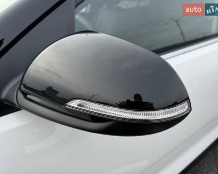 Белый Киа Stonic, объемом двигателя 1.37 л и пробегом 18 тыс. км за 19700 $, фото 21 на Automoto.ua