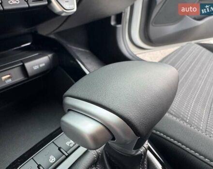 Белый Киа Stonic, объемом двигателя 1.37 л и пробегом 18 тыс. км за 19700 $, фото 43 на Automoto.ua