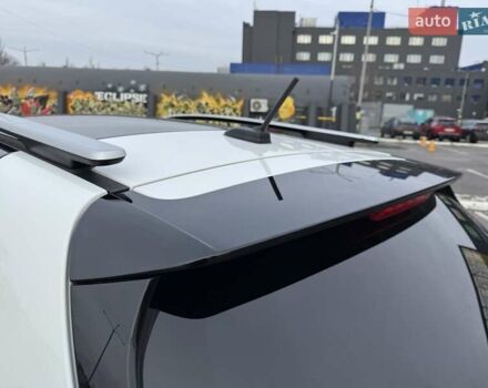 Белый Киа Stonic, объемом двигателя 1.37 л и пробегом 18 тыс. км за 19700 $, фото 4 на Automoto.ua