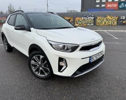 Белый Киа Stonic, объемом двигателя 1.37 л и пробегом 18 тыс. км за 19700 $, фото 7 на Automoto.ua