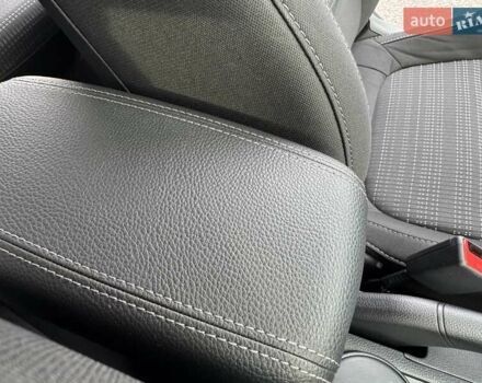 Белый Киа Stonic, объемом двигателя 1.37 л и пробегом 18 тыс. км за 19700 $, фото 71 на Automoto.ua