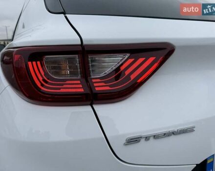 Белый Киа Stonic, объемом двигателя 1.37 л и пробегом 18 тыс. км за 19700 $, фото 35 на Automoto.ua