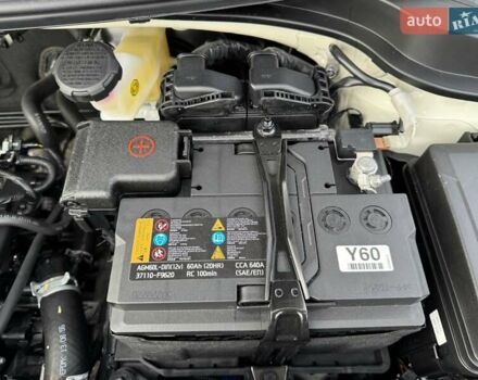 Белый Киа Stonic, объемом двигателя 1.37 л и пробегом 18 тыс. км за 19700 $, фото 16 на Automoto.ua