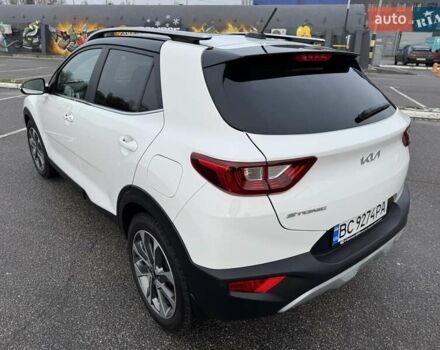 Белый Киа Stonic, объемом двигателя 1.37 л и пробегом 18 тыс. км за 19700 $, фото 3 на Automoto.ua