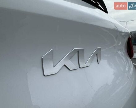 Белый Киа Stonic, объемом двигателя 1.37 л и пробегом 18 тыс. км за 19700 $, фото 36 на Automoto.ua