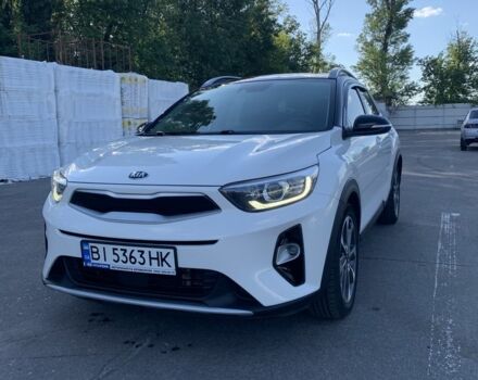 Белый Киа Stonic, объемом двигателя 1.6 л и пробегом 92 тыс. км за 15900 $, фото 1 на Automoto.ua