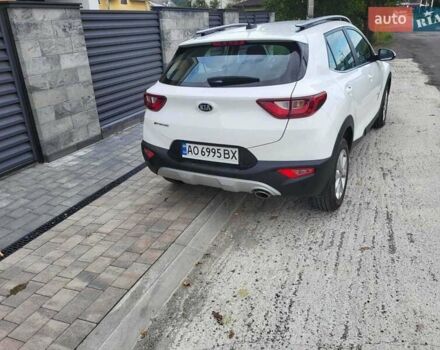 Білий Кіа Stonic, об'ємом двигуна 1.4 л та пробігом 31 тис. км за 16500 $, фото 1 на Automoto.ua