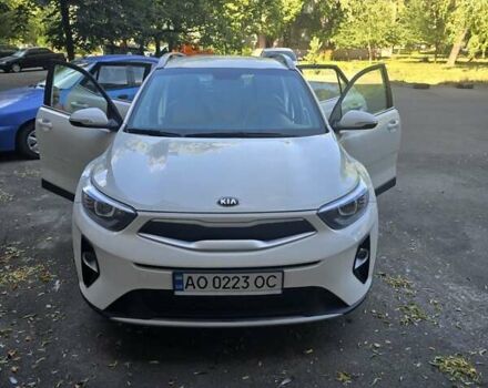 Білий Кіа Stonic, об'ємом двигуна 1.4 л та пробігом 32 тис. км за 14500 $, фото 1 на Automoto.ua