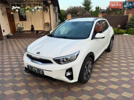 Білий Кіа Stonic, об'ємом двигуна 1.6 л та пробігом 131 тис. км за 8850 $, фото 1 на Automoto.ua