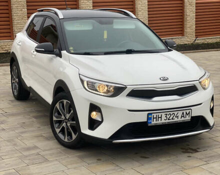 Білий Кіа Stonic, об'ємом двигуна 1 л та пробігом 60 тис. км за 16500 $, фото 1 на Automoto.ua