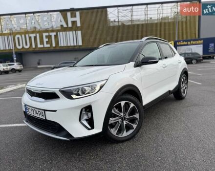 Белый Киа Stonic, объемом двигателя 1.37 л и пробегом 18 тыс. км за 19700 $, фото 1 на Automoto.ua