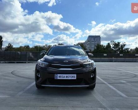 Коричневый Киа Stonic, объемом двигателя 1.37 л и пробегом 190 тыс. км за 14990 $, фото 1 на Automoto.ua