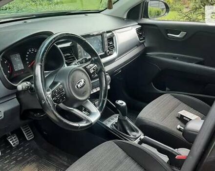 Коричневий Кіа Stonic, об'ємом двигуна 1.37 л та пробігом 100 тис. км за 14100 $, фото 6 на Automoto.ua