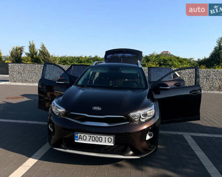 Коричневый Киа Stonic, объемом двигателя 1.37 л и пробегом 103 тыс. км за 14350 $, фото 30 на Automoto.ua