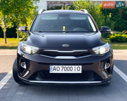 Коричневый Киа Stonic, объемом двигателя 1.37 л и пробегом 103 тыс. км за 14350 $, фото 1 на Automoto.ua