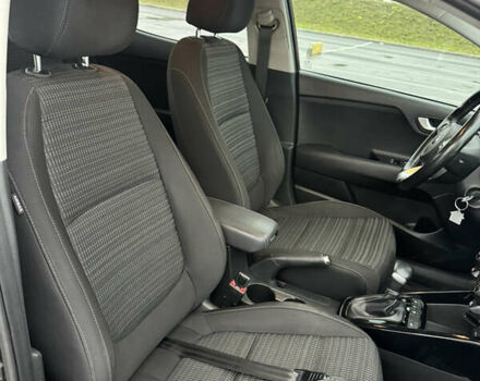 Коричневый Киа Stonic, объемом двигателя 1.37 л и пробегом 95 тыс. км за 17000 $, фото 13 на Automoto.ua