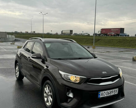Коричневый Киа Stonic, объемом двигателя 1.37 л и пробегом 95 тыс. км за 17000 $, фото 1 на Automoto.ua