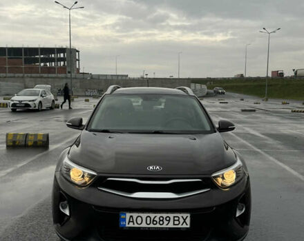 Коричневый Киа Stonic, объемом двигателя 1.37 л и пробегом 95 тыс. км за 17000 $, фото 3 на Automoto.ua