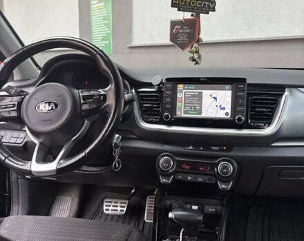 Коричневый Киа Stonic, объемом двигателя 1.37 л и пробегом 80 тыс. км за 16000 $, фото 14 на Automoto.ua