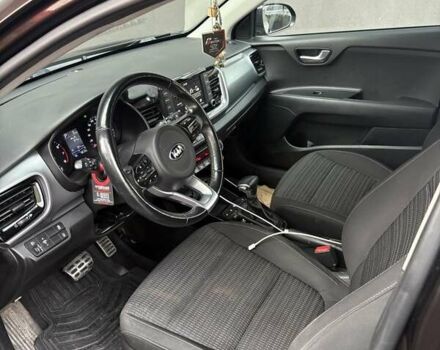 Коричневый Киа Stonic, объемом двигателя 1.37 л и пробегом 80 тыс. км за 16000 $, фото 6 на Automoto.ua