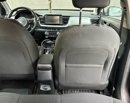 Коричневый Киа Stonic, объемом двигателя 1.37 л и пробегом 80 тыс. км за 16000 $, фото 15 на Automoto.ua