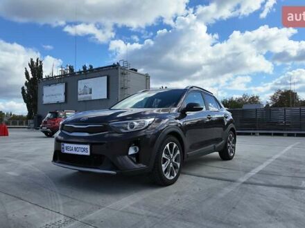 Коричневый Киа Stonic, объемом двигателя 1.37 л и пробегом 190 тыс. км за 14990 $, фото 1 на Automoto.ua