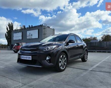 Коричневий Кіа Stonic, об'ємом двигуна 1.37 л та пробігом 190 тис. км за 14990 $, фото 1 на Automoto.ua