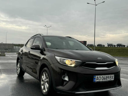 Коричневый Киа Stonic, объемом двигателя 1.37 л и пробегом 95 тыс. км за 17000 $, фото 1 на Automoto.ua