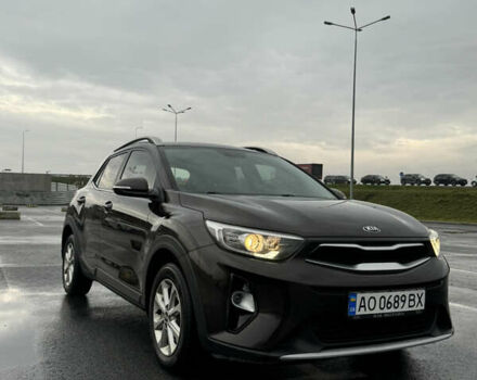 Коричневый Киа Stonic, объемом двигателя 1.37 л и пробегом 95 тыс. км за 17000 $, фото 1 на Automoto.ua